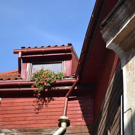 Apartment Red Roof Studio